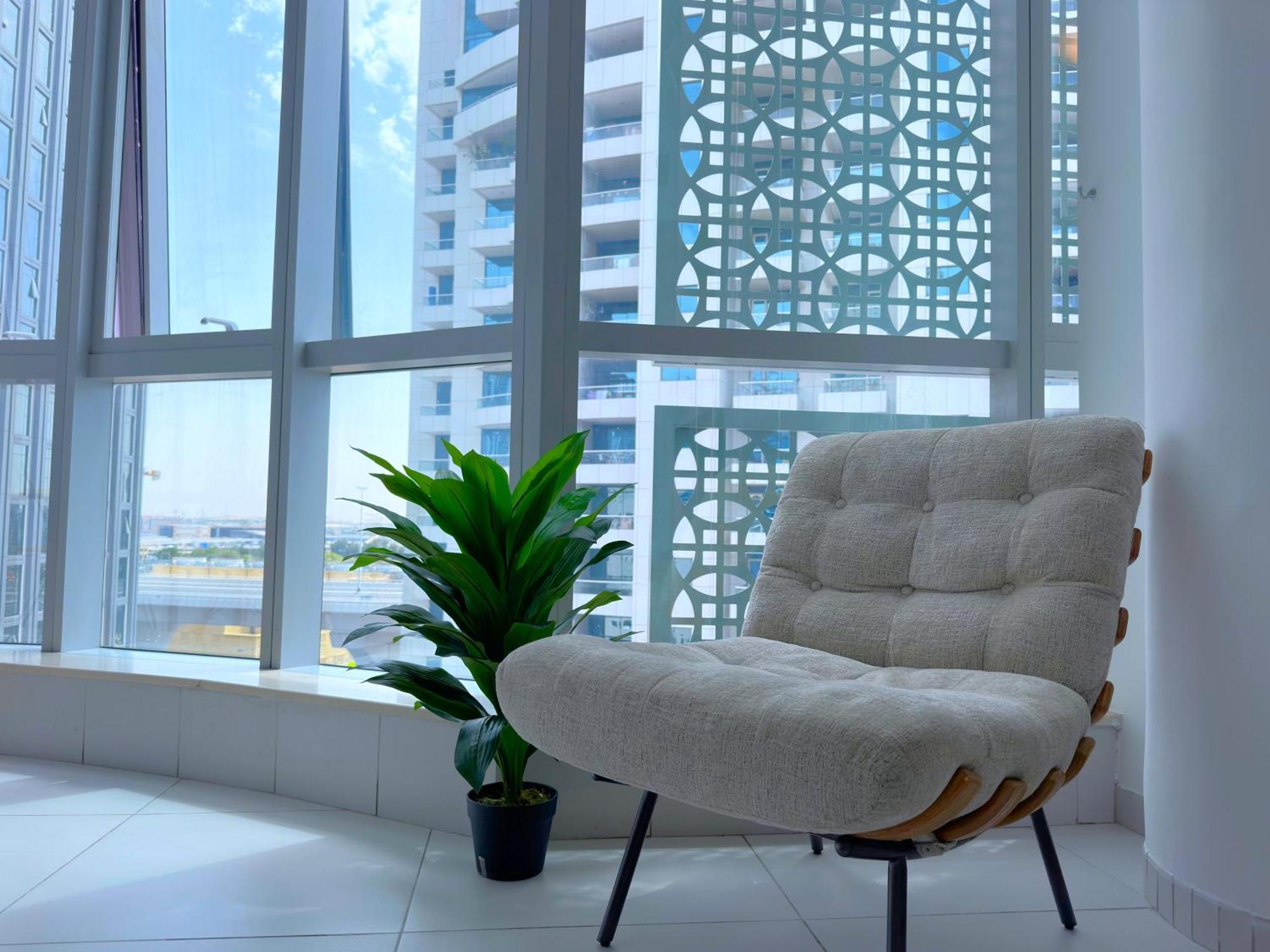 Apartment Amazing Roof Pool In 1 Bhk Flat In Marina