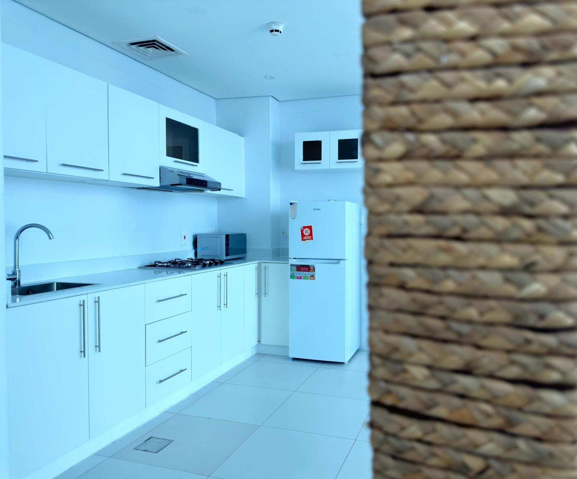 Amazing Roof Pool In 1 Bhk Flat In Marina Apartment Dubai