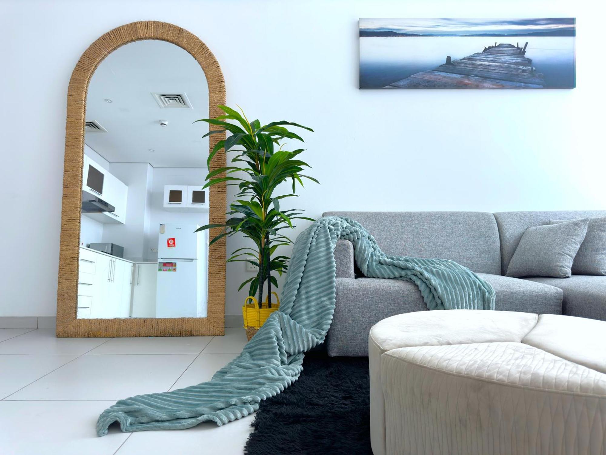 Apartment Amazing Roof Pool In 1 Bhk Flat In Marina *