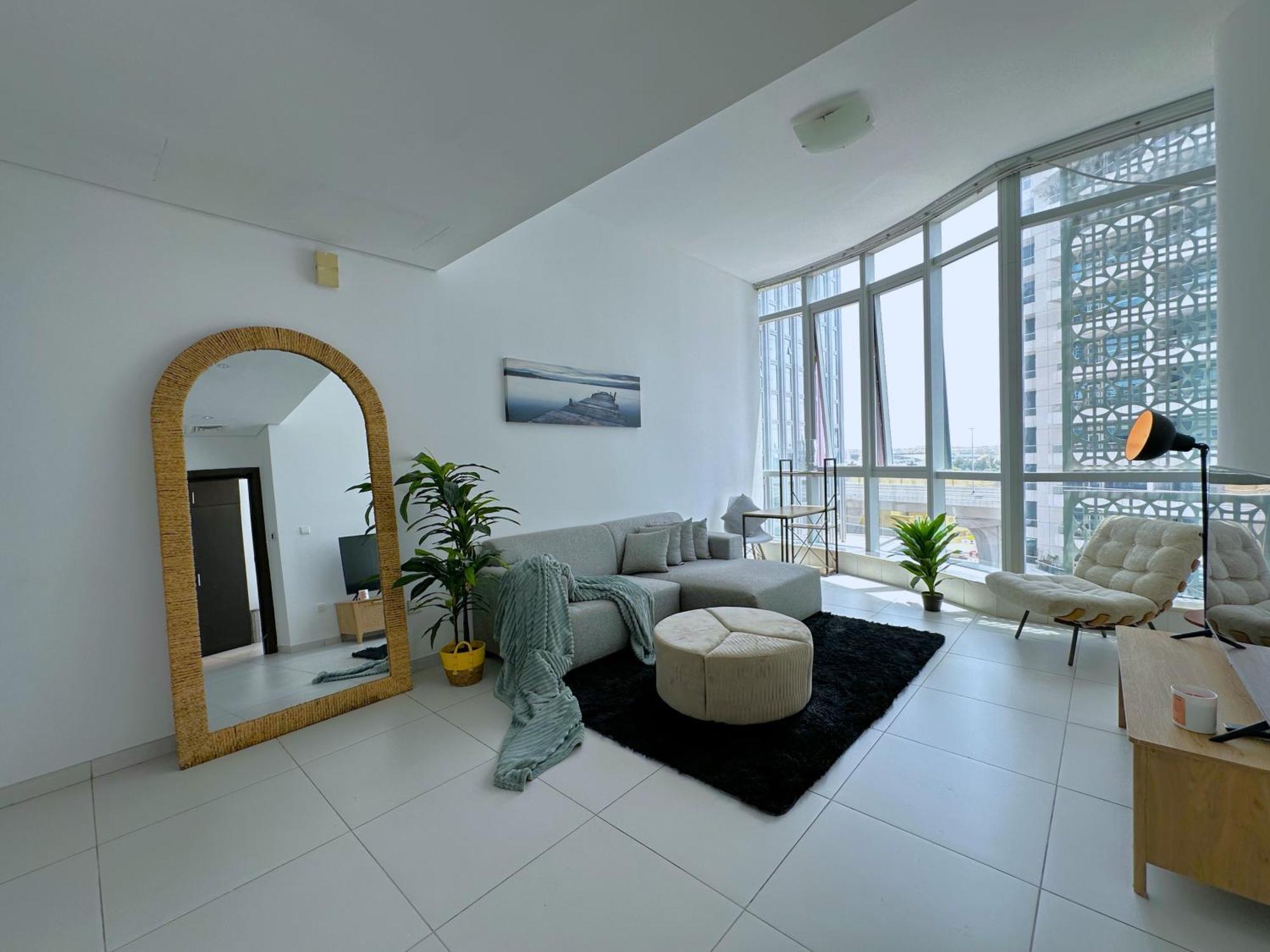 Amazing Roof Pool In 1 Bhk Flat In Marina Apartment *