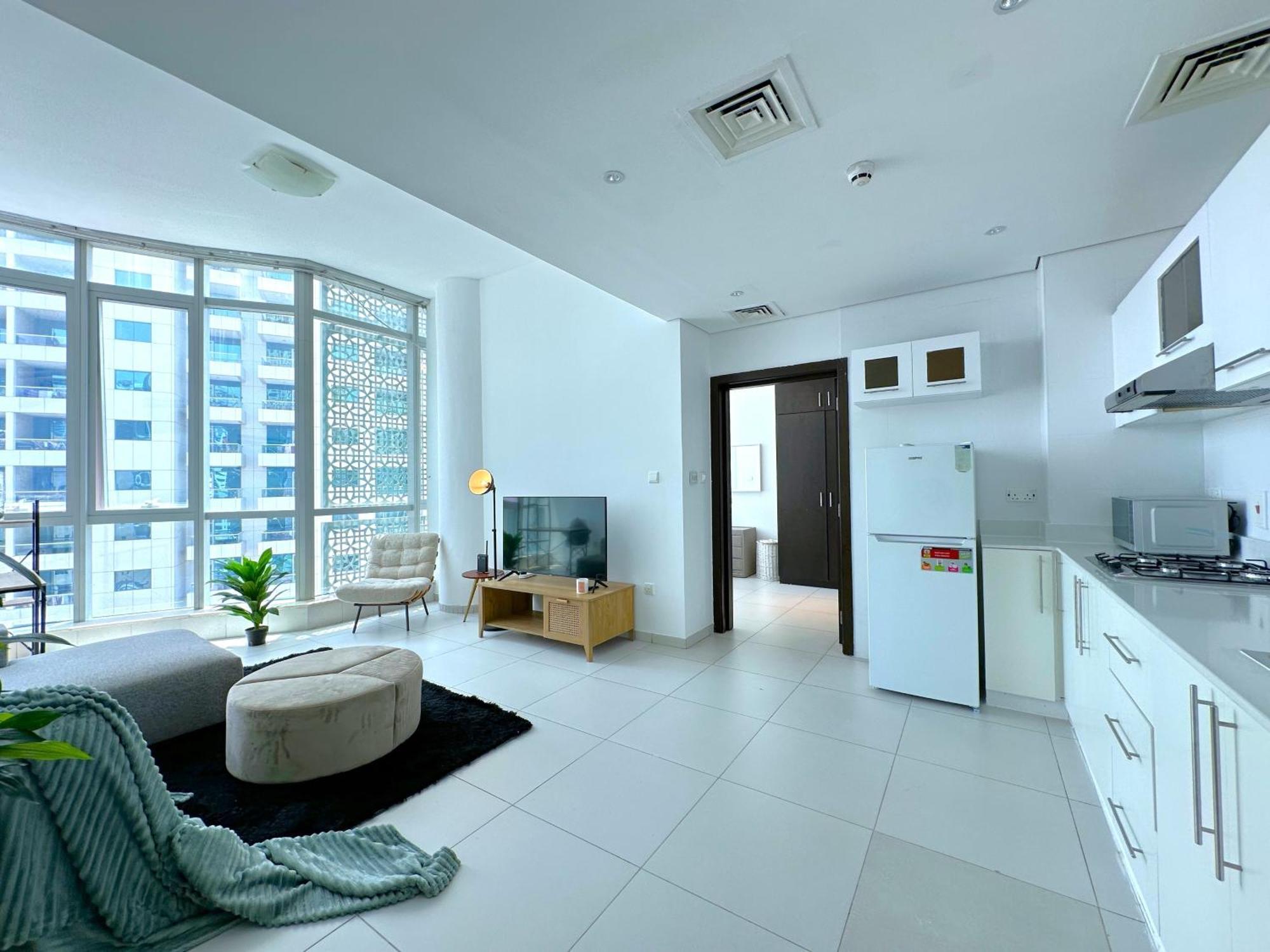 Amazing Roof Pool In 1 Bhk Flat In Marina Apartment Dubai